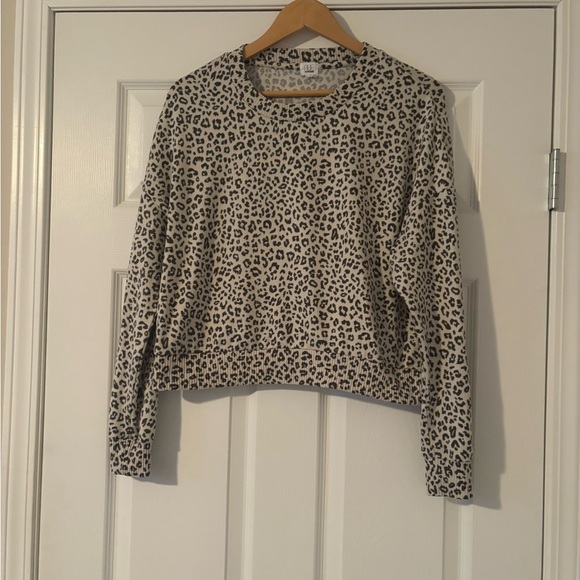 2/$20 Nue Garage Woman’s XS Leopard Print Top - Picture 1 of 9